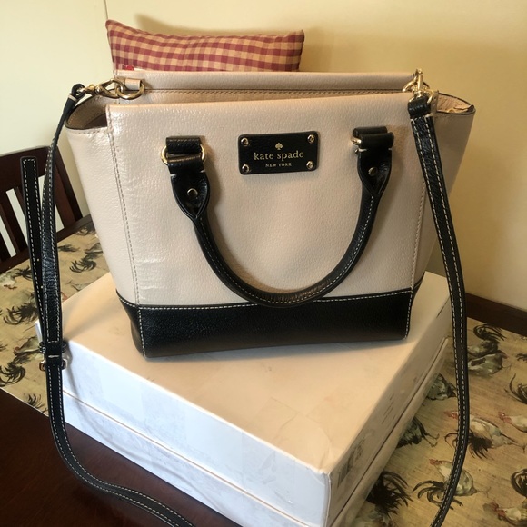 kate spade Handbags - 🥳 KATE SPADE ♠️ BLK & PORCELAIN CROSSBODY BAG